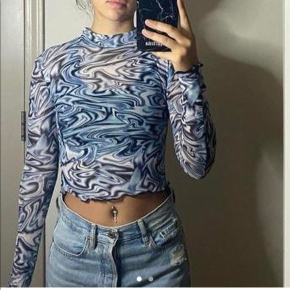 Very cute crop top! One Size! - Picture 2 of 2